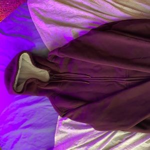 Maroon Carhart sweatshirt